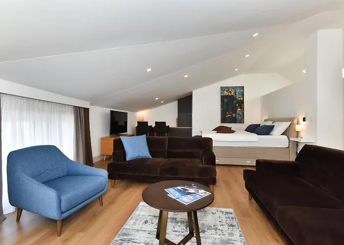 Novem Apartment *