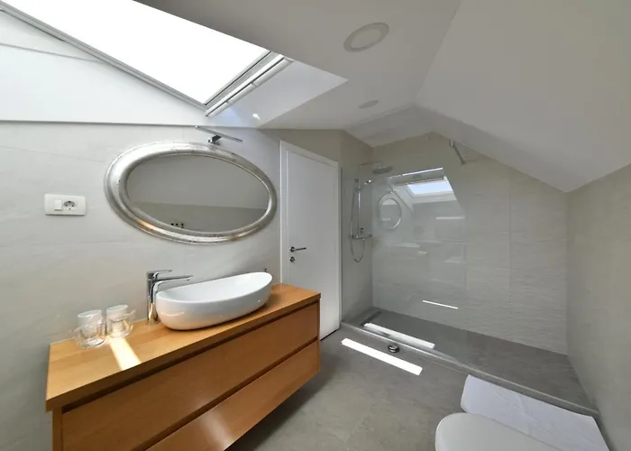 Novem Apartment *